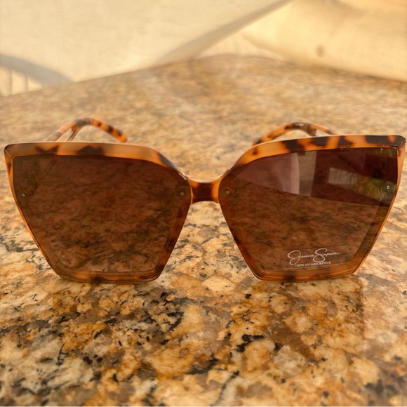 Jessica Simpson J6169 Tortoise Oversized Gold Sunglasses NEW - Picture 1 of 8